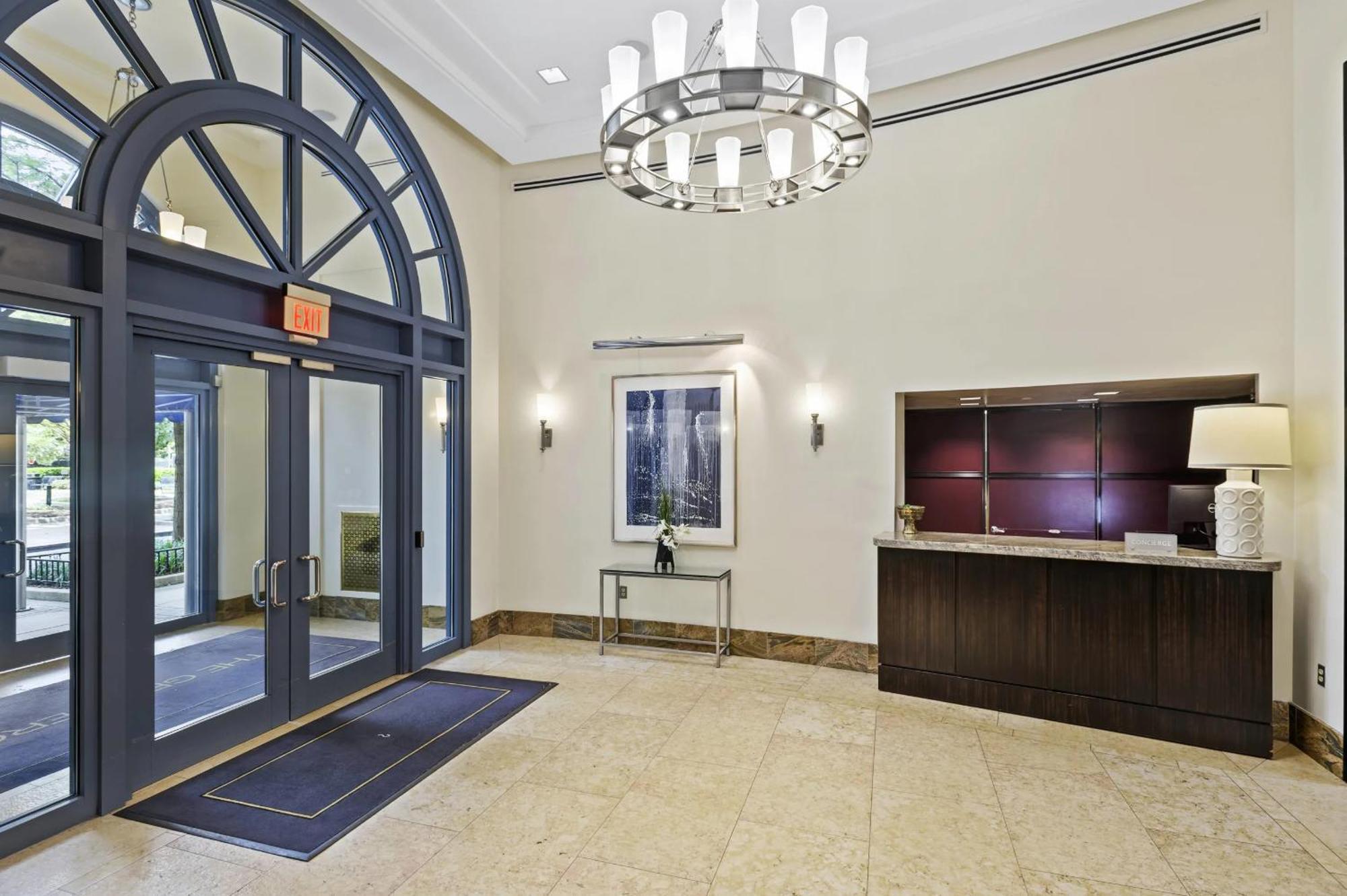 Bright And Cozy Apartment Near Pentagon City Арлингтън Екстериор снимка